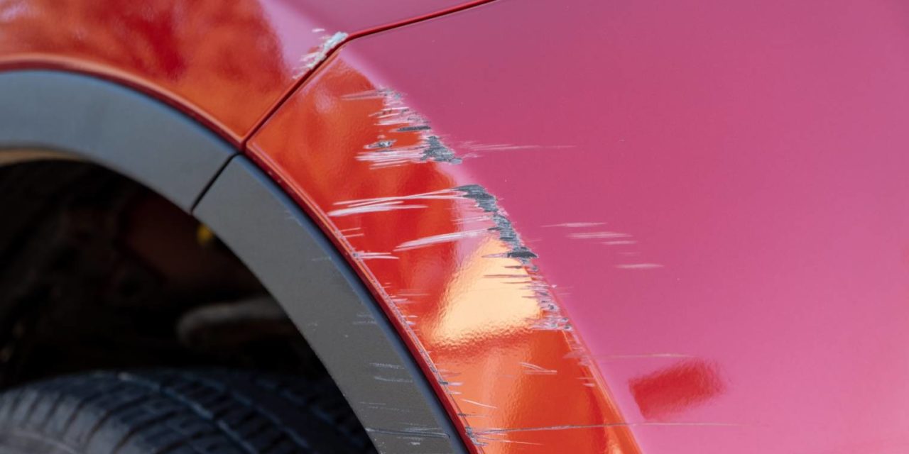 Astuces et outils pour effacer les rayures de la carrosserie de sa voiture  - Blog Stickers AZ